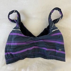 sports bra